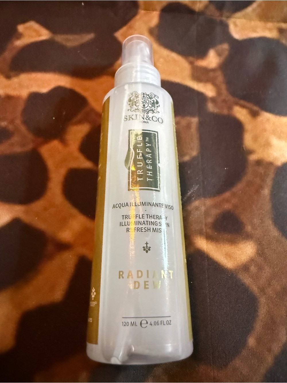Skin Radiant Dew Truffle Therapy Mist - White & Gold